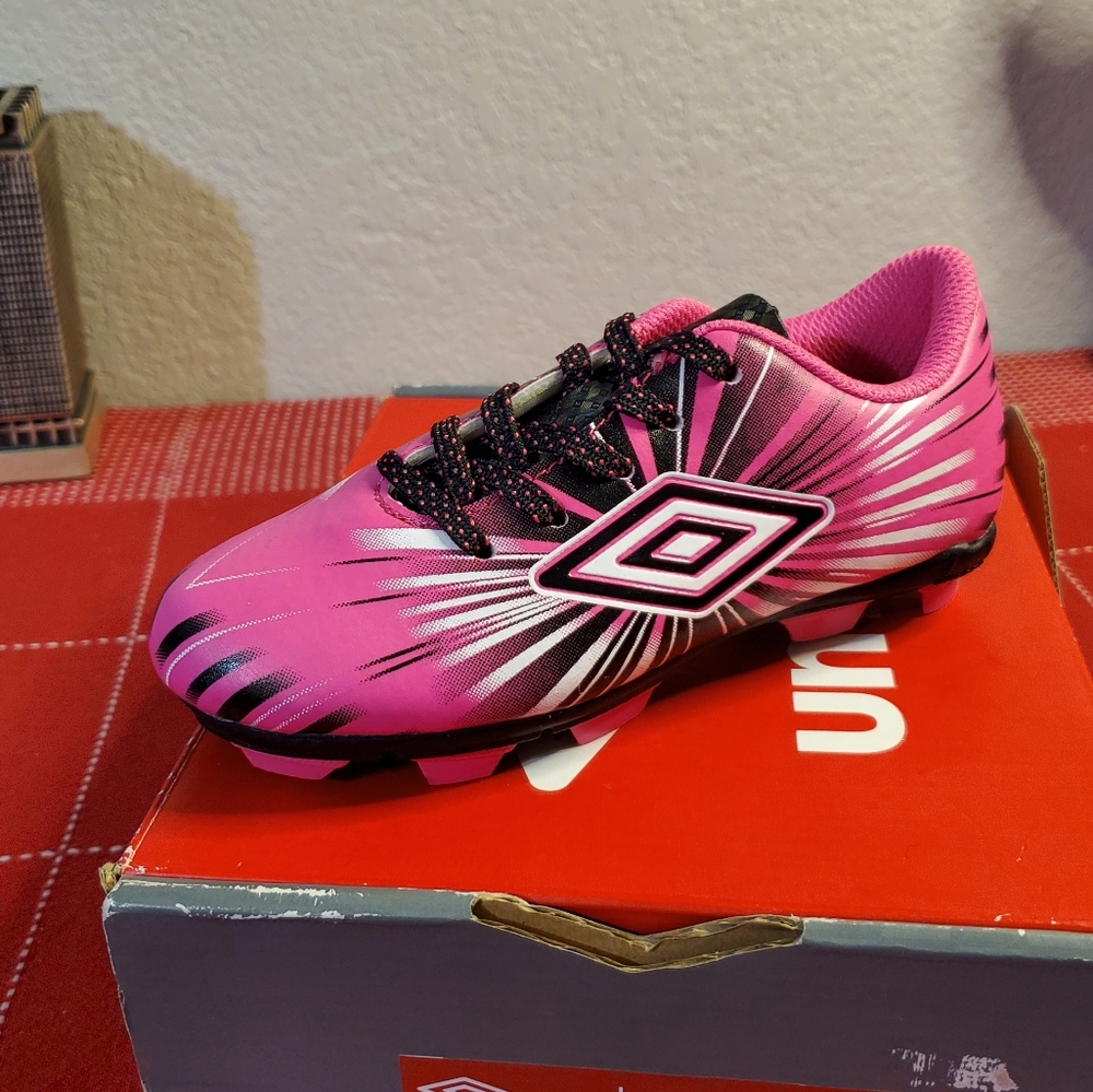 Umbro youth soccer cleats 11k